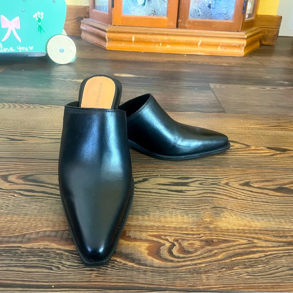 Banana Republic Leather Heeled BLK800/8
